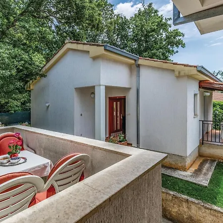 Apartment In With Wifi Porec